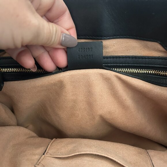 GUCCI GG Supreme Bee Padlock Tote, Medium - Picture 15 of 16